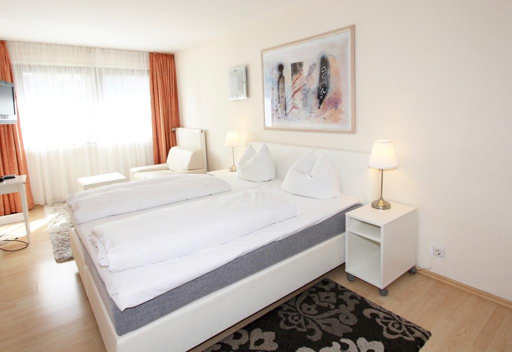 Apartmenthaus Alt Graz Дюссельдорф Экстерьер фото