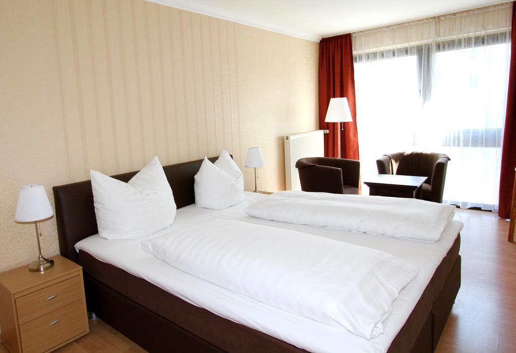 Apartmenthaus Alt Graz Дюссельдорф Экстерьер фото