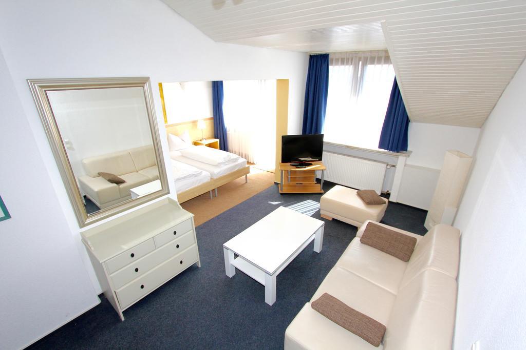 Apartmenthaus Alt Graz Дюссельдорф Экстерьер фото